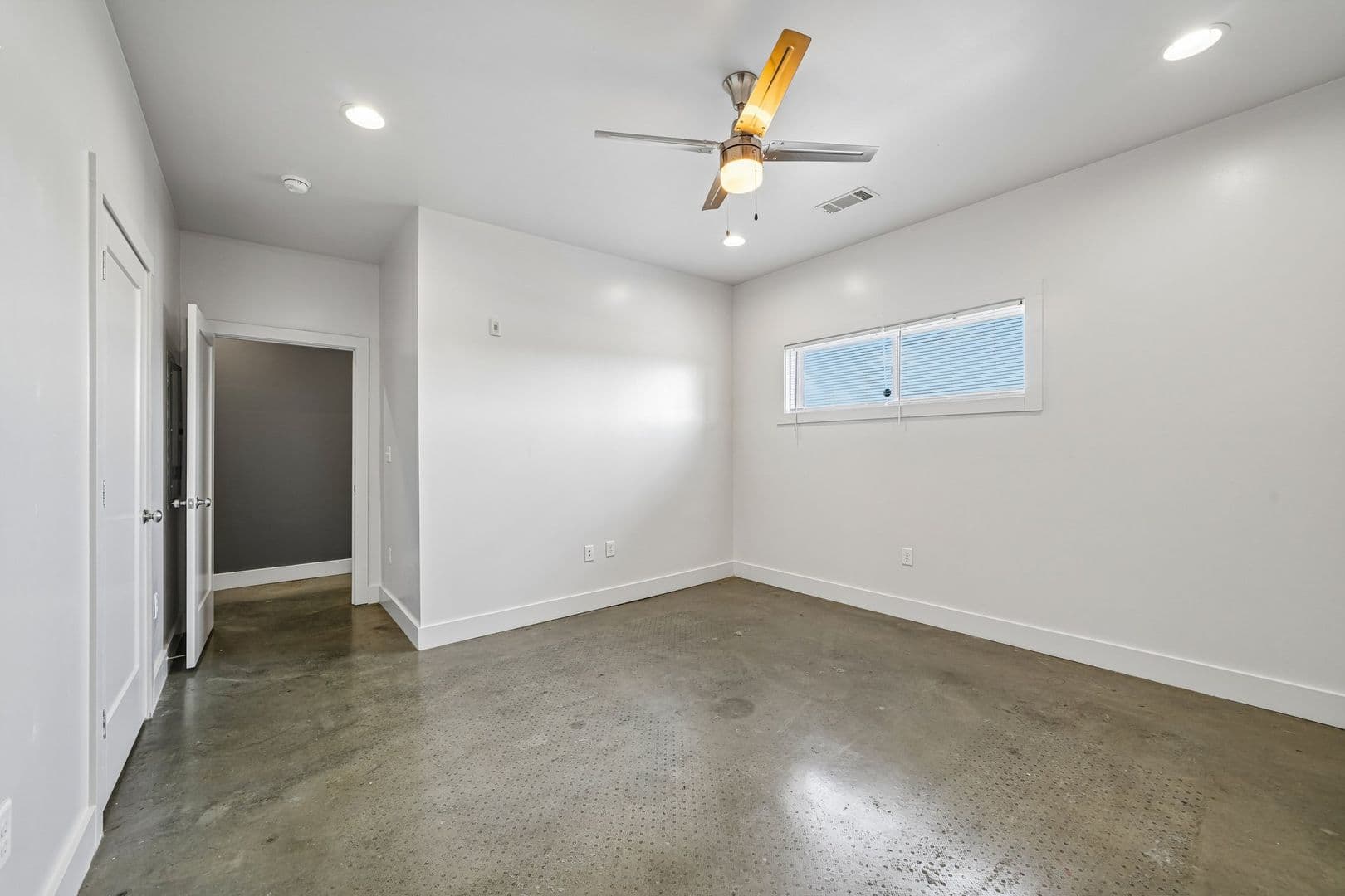 Tuscaloosa Apartment: 20 16th Street #1-8, 50 16th Street #1-8, 80 16th Street #1-8
