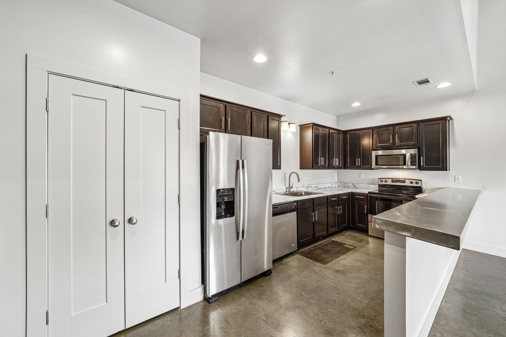 Tuscaloosa Apartment: 20 16th Street #1-8, 50 16th Street #1-8, 80 16th Street #1-8
