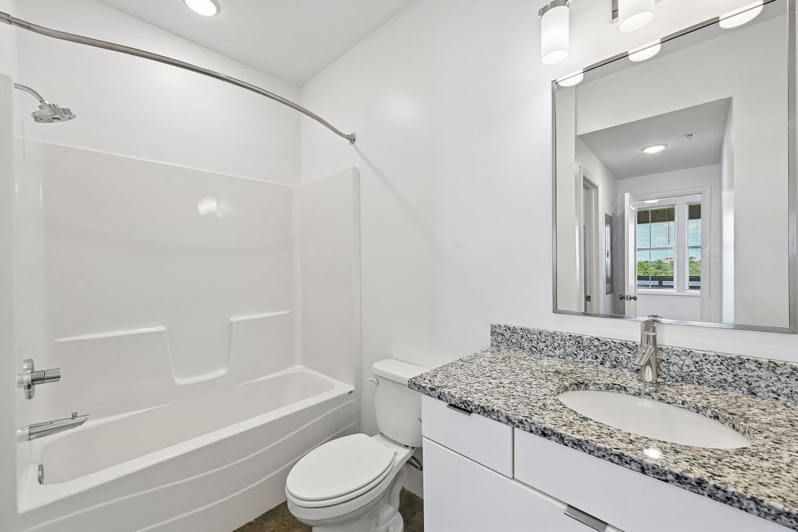 Tuscaloosa Apartment: 933 21st Avenue East