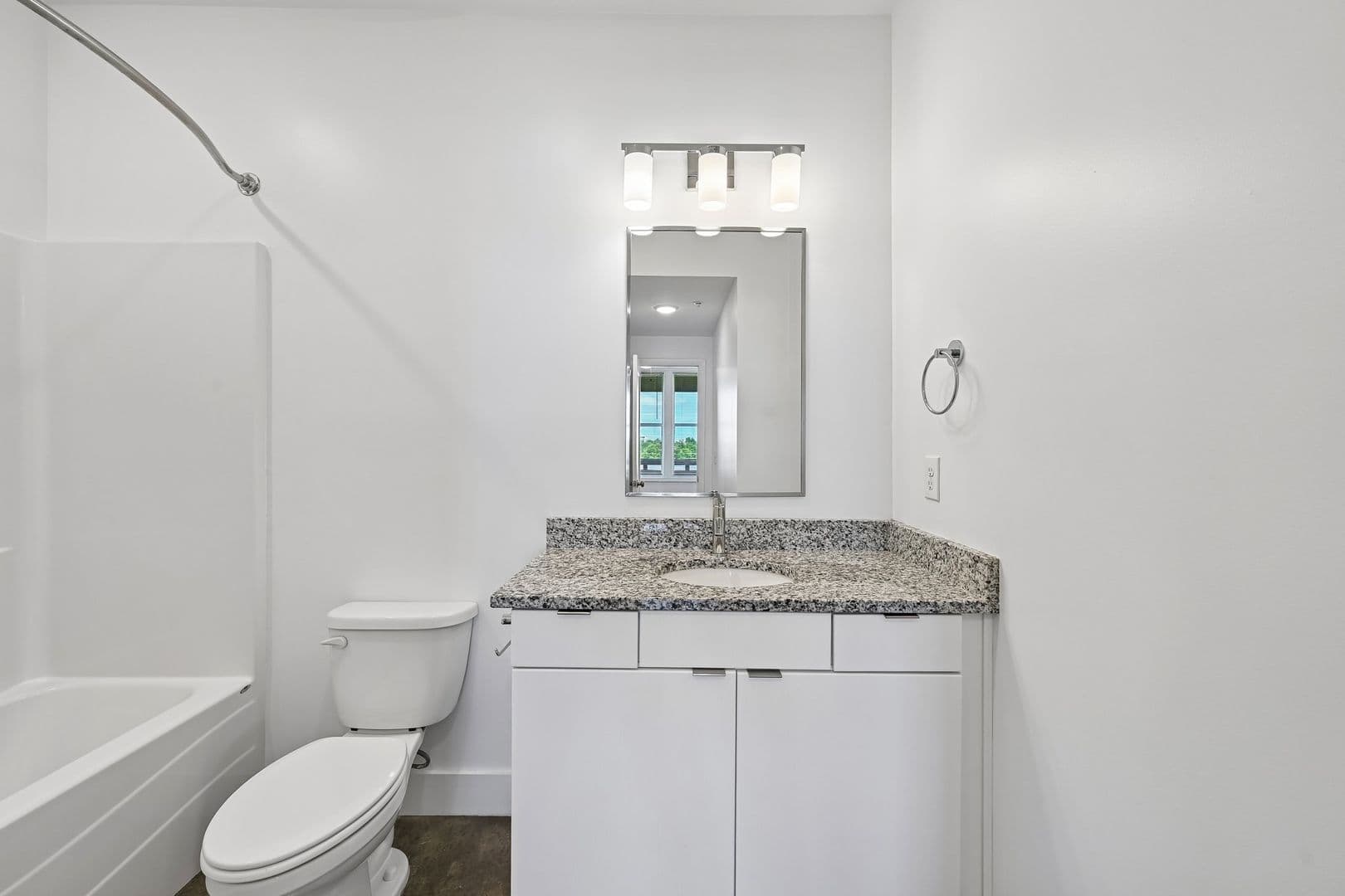Tuscaloosa Apartment: 933 21st Avenue East