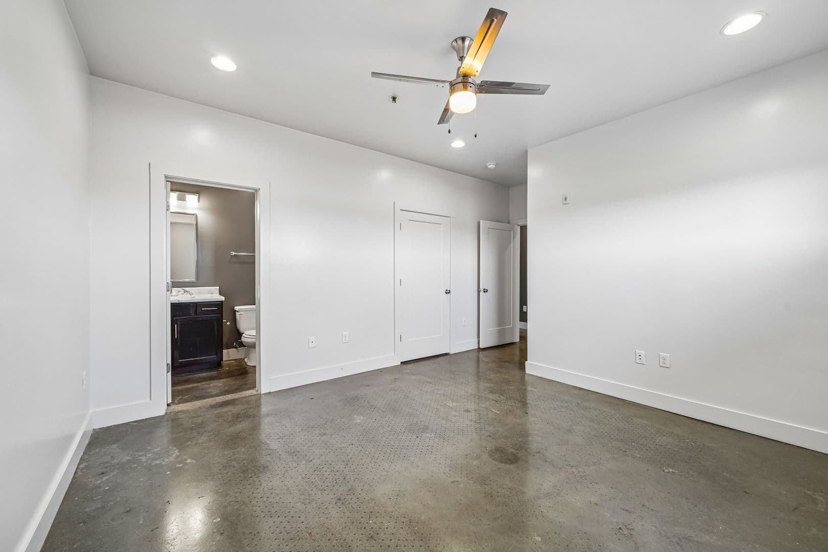 Tuscaloosa Apartment: 20 16th Street #1-8, 50 16th Street #1-8, 80 16th Street #1-8