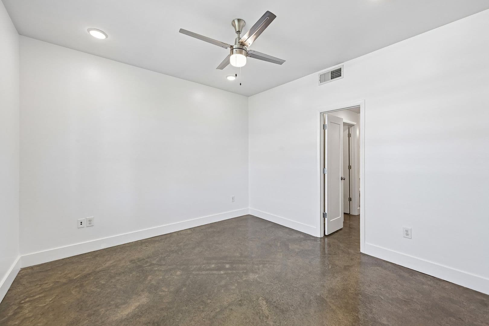 Tuscaloosa Apartment: 933 21st Avenue East