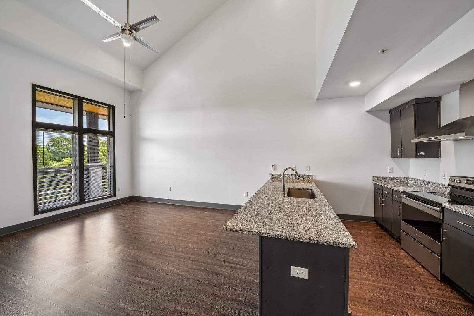 Tuscaloosa Apartment: 922 23rd Avenue East