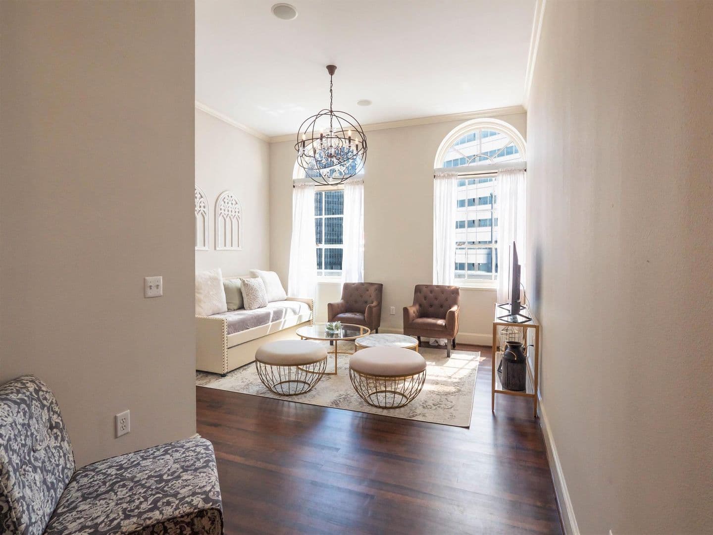 Dallas Apartment: 400 N Ervay St