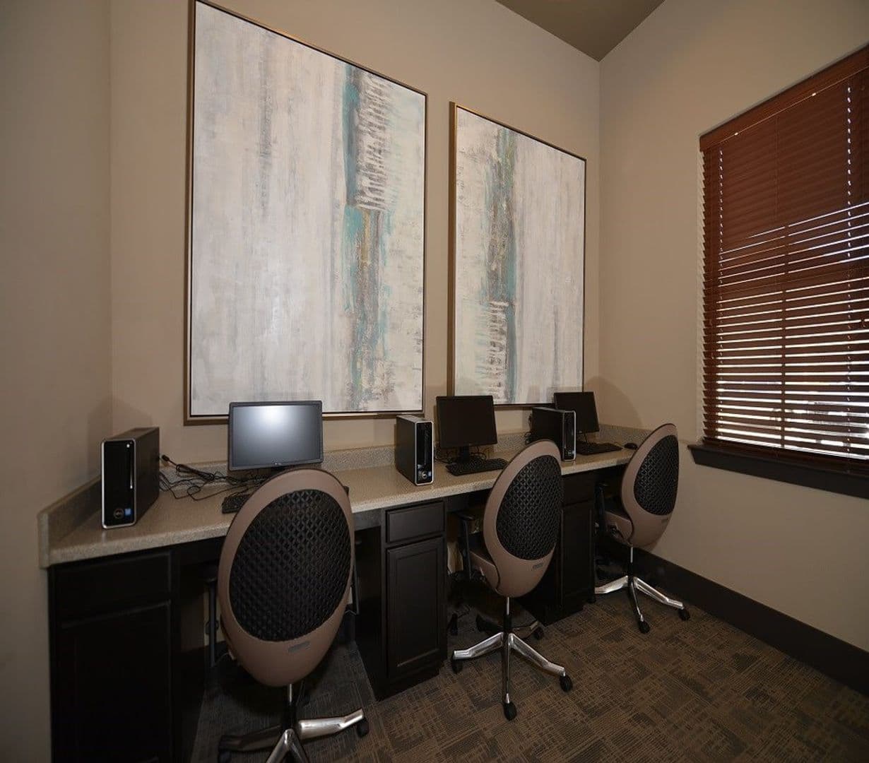Lake Dallas Apartment: 300 E. Swisher Rd.