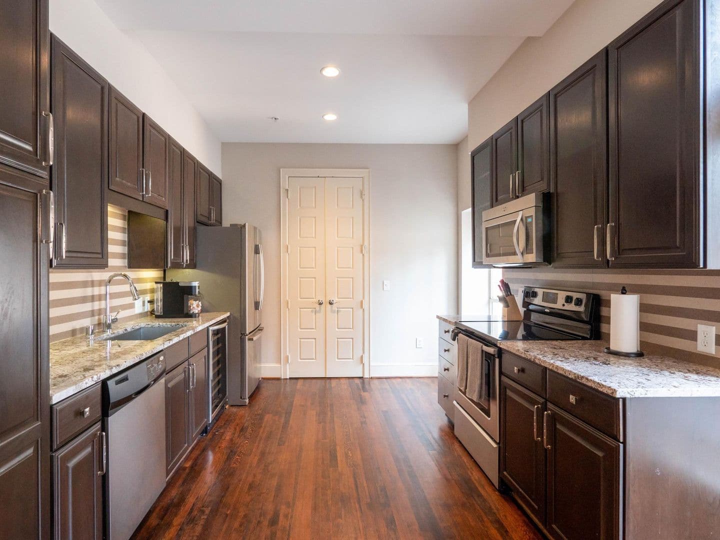 Dallas Apartment: 400 N Ervay St