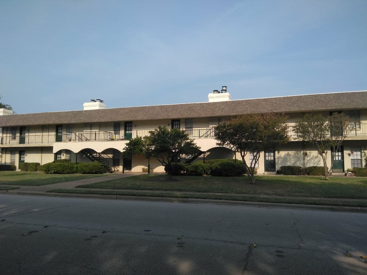 Richardson Apartment: 800 W. Spring Valley Rd.