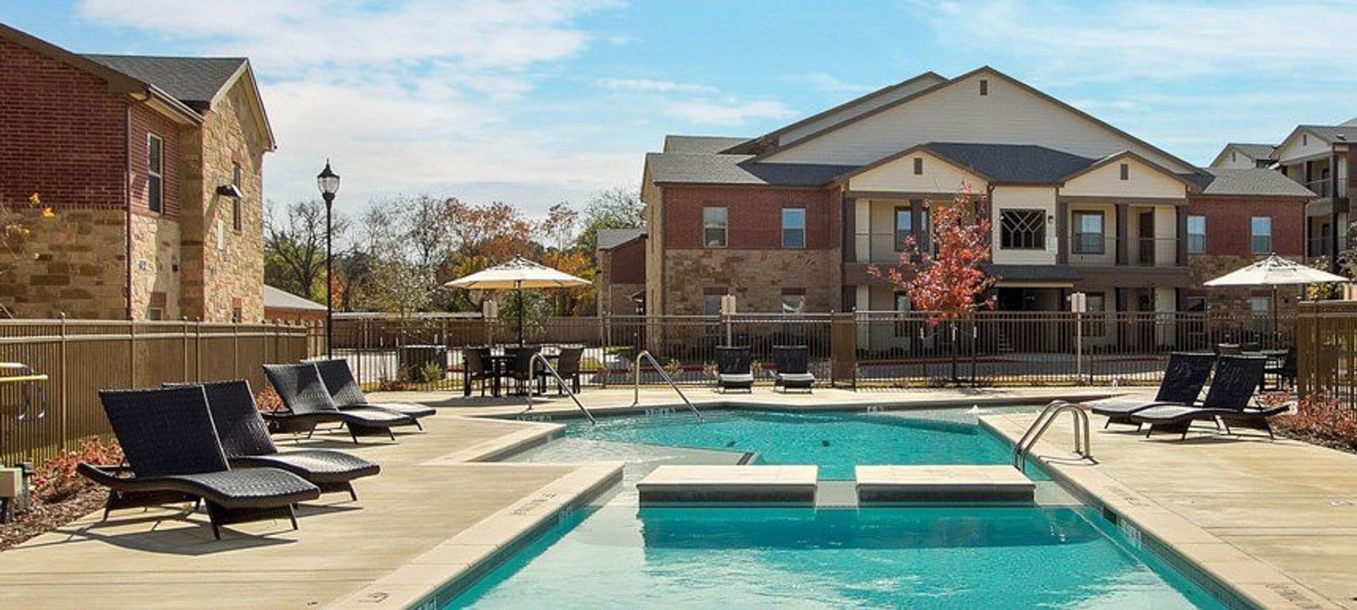 Lake Dallas Apartment: 300 E. Swisher Rd.