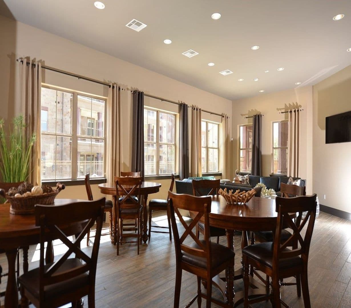 Lake Dallas Apartment: 300 E. Swisher Rd.