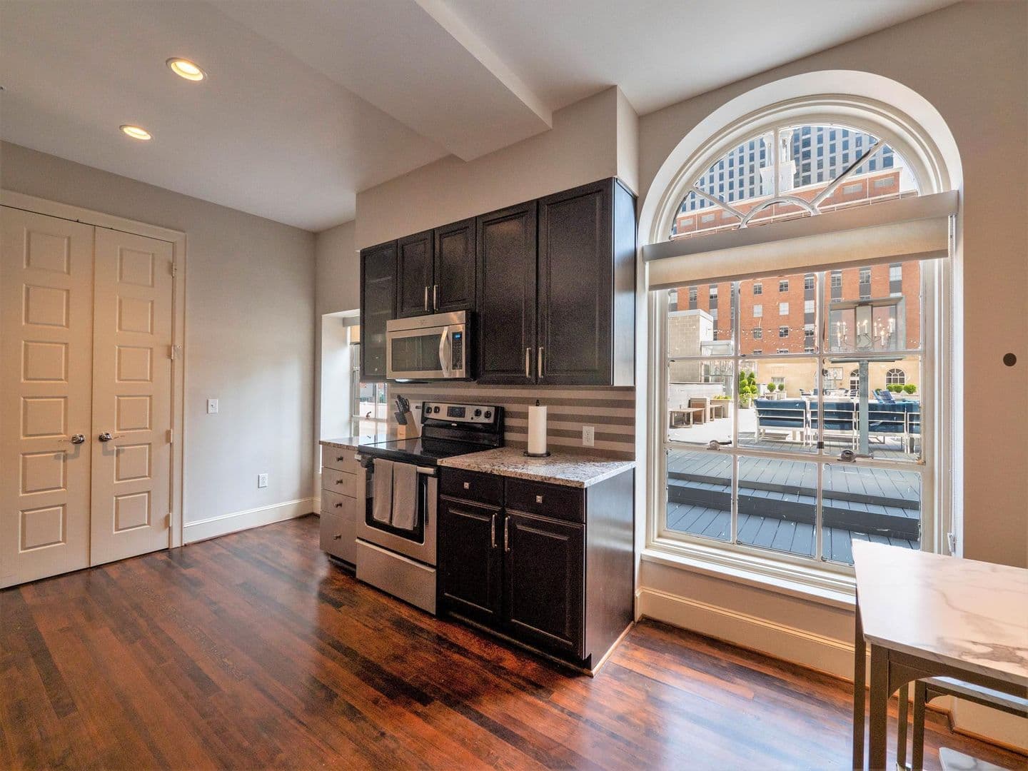 Dallas Apartment: 400 N Ervay St