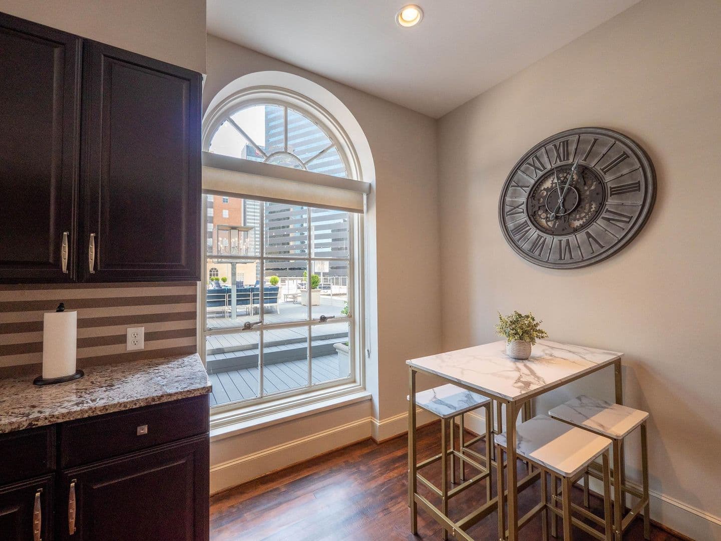 Dallas Apartment: 400 N Ervay St