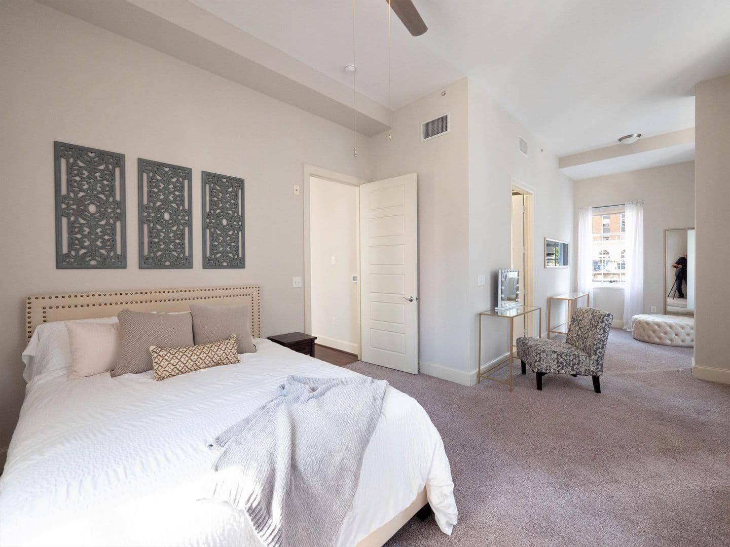 Dallas Apartment: 400 N Ervay St