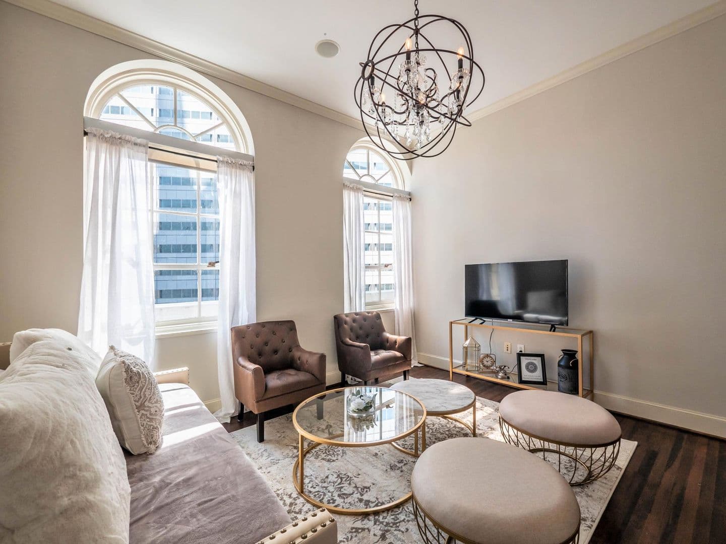 Dallas Apartment: 400 N Ervay St