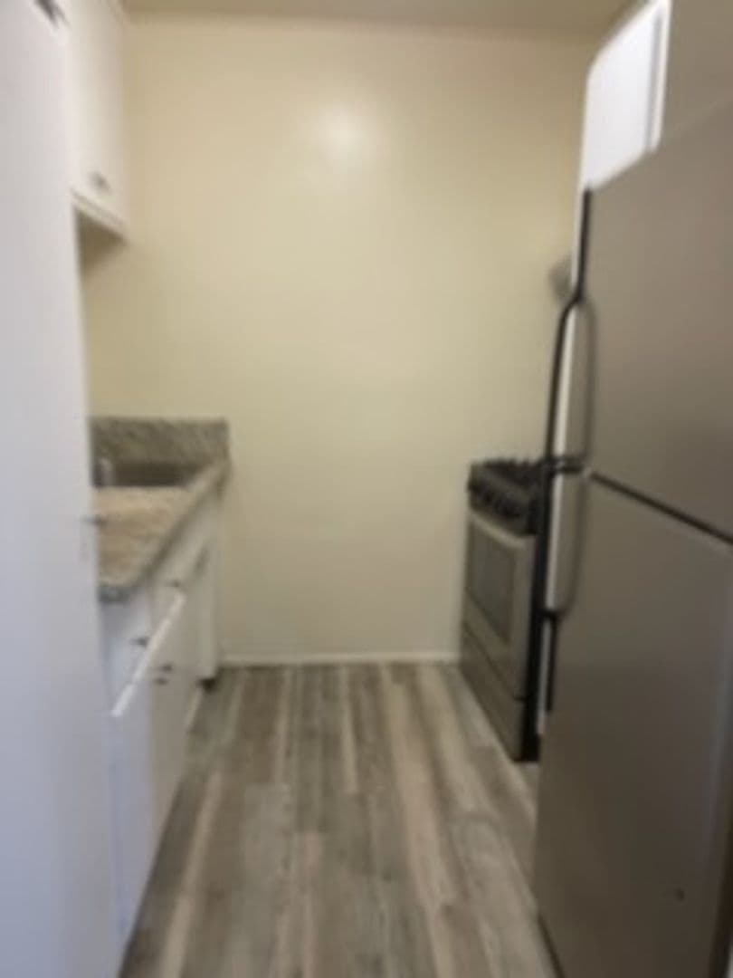 Ontario Apartment: 1248 Stoneridge Ct