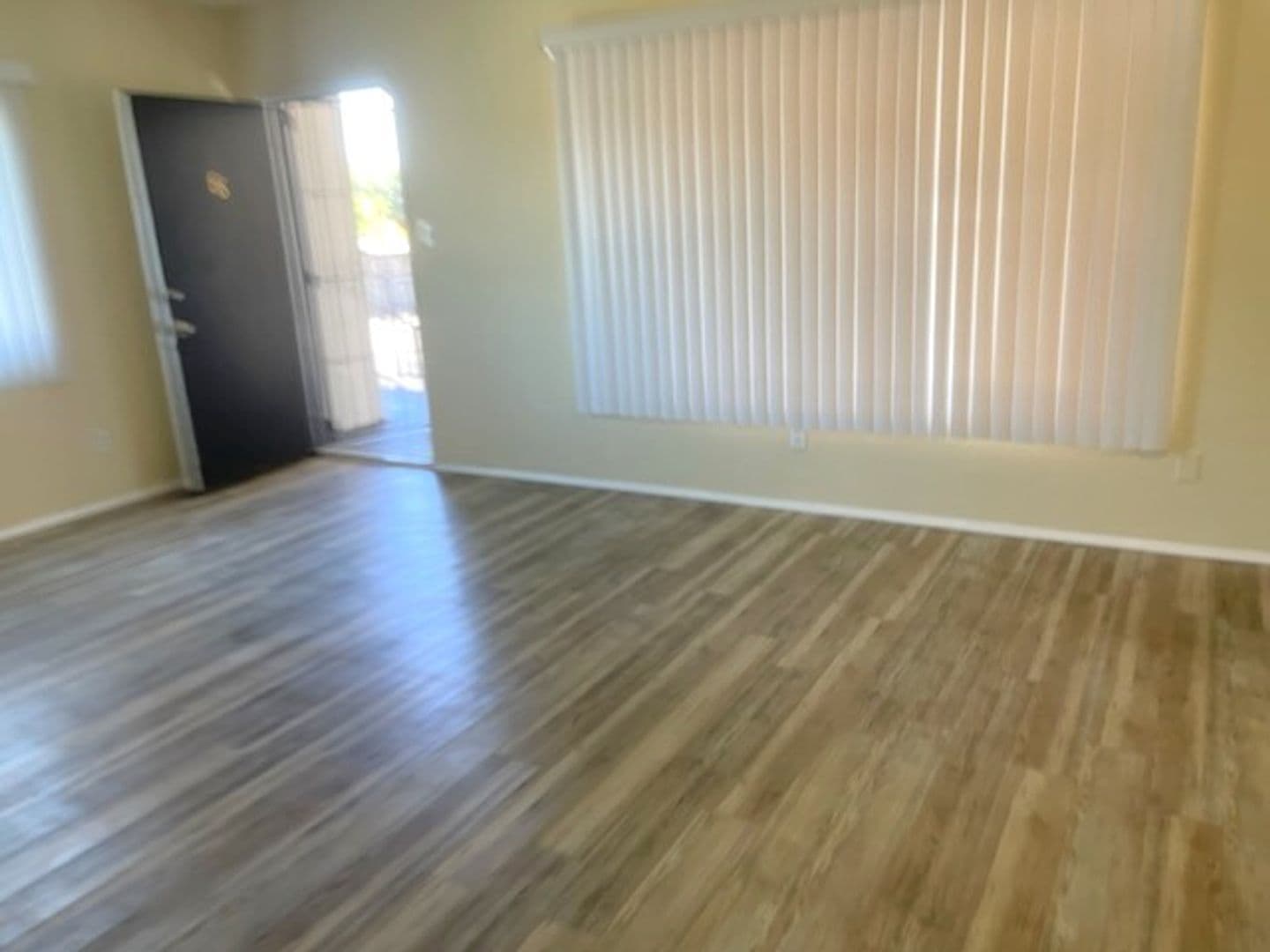 Ontario Apartment: 1248 Stoneridge Ct