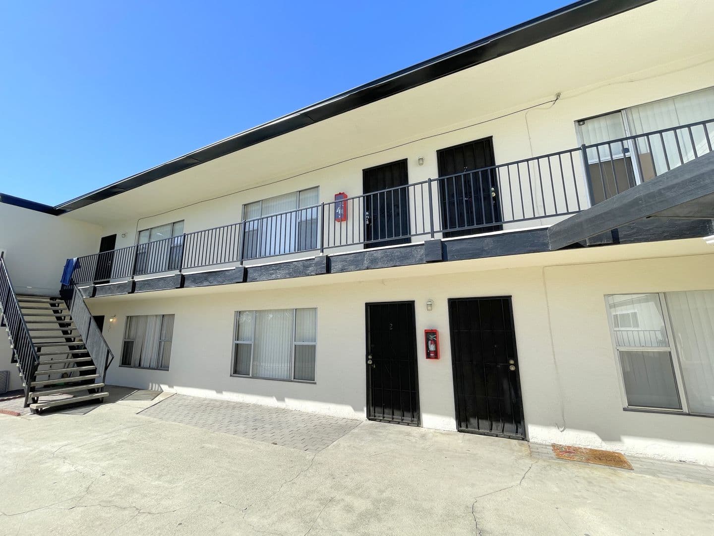 Ontario Apartment: 1248 Stoneridge Ct