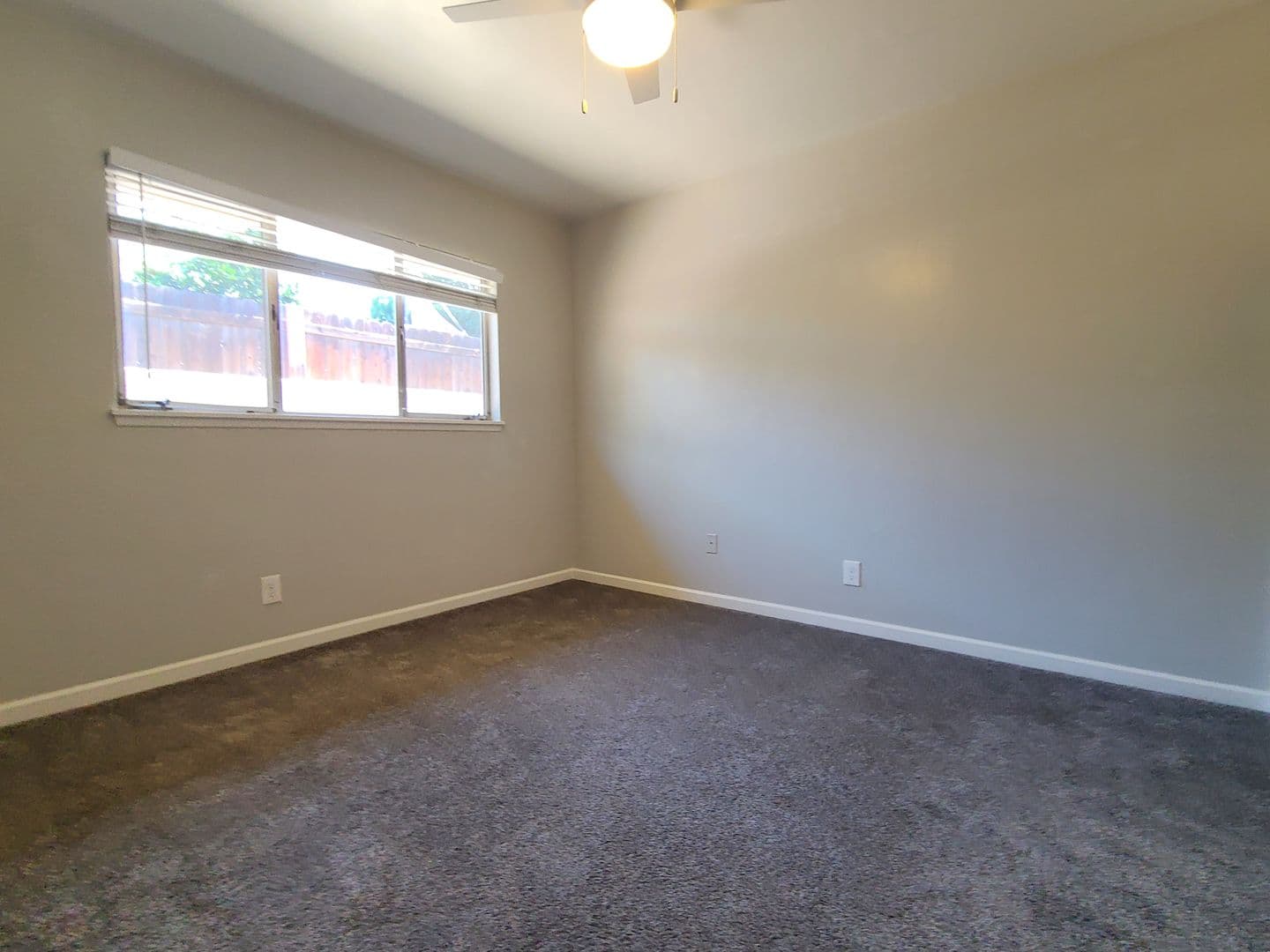 Redlands Apartment: 534 Roosevelt Rd