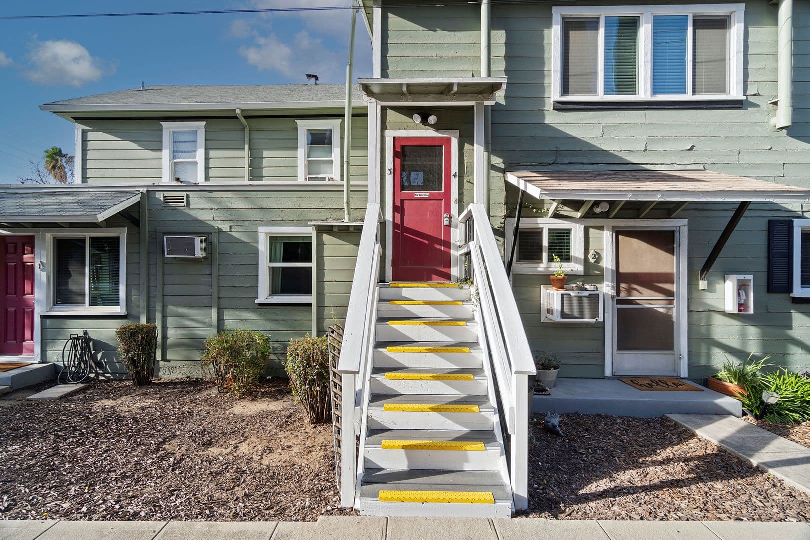 Redlands Apartment: 135 S. Center St.