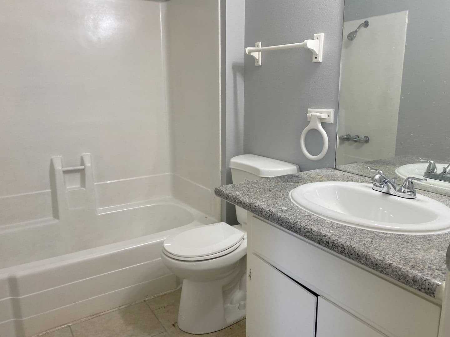 Riverside Apartment: 3891 Locust Street