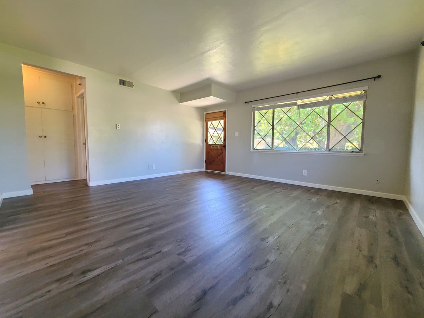 Redlands Apartment: 534 Roosevelt Rd