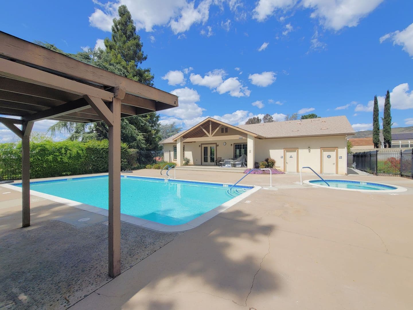 Yucaipa House: 36184 Gingertree Tr