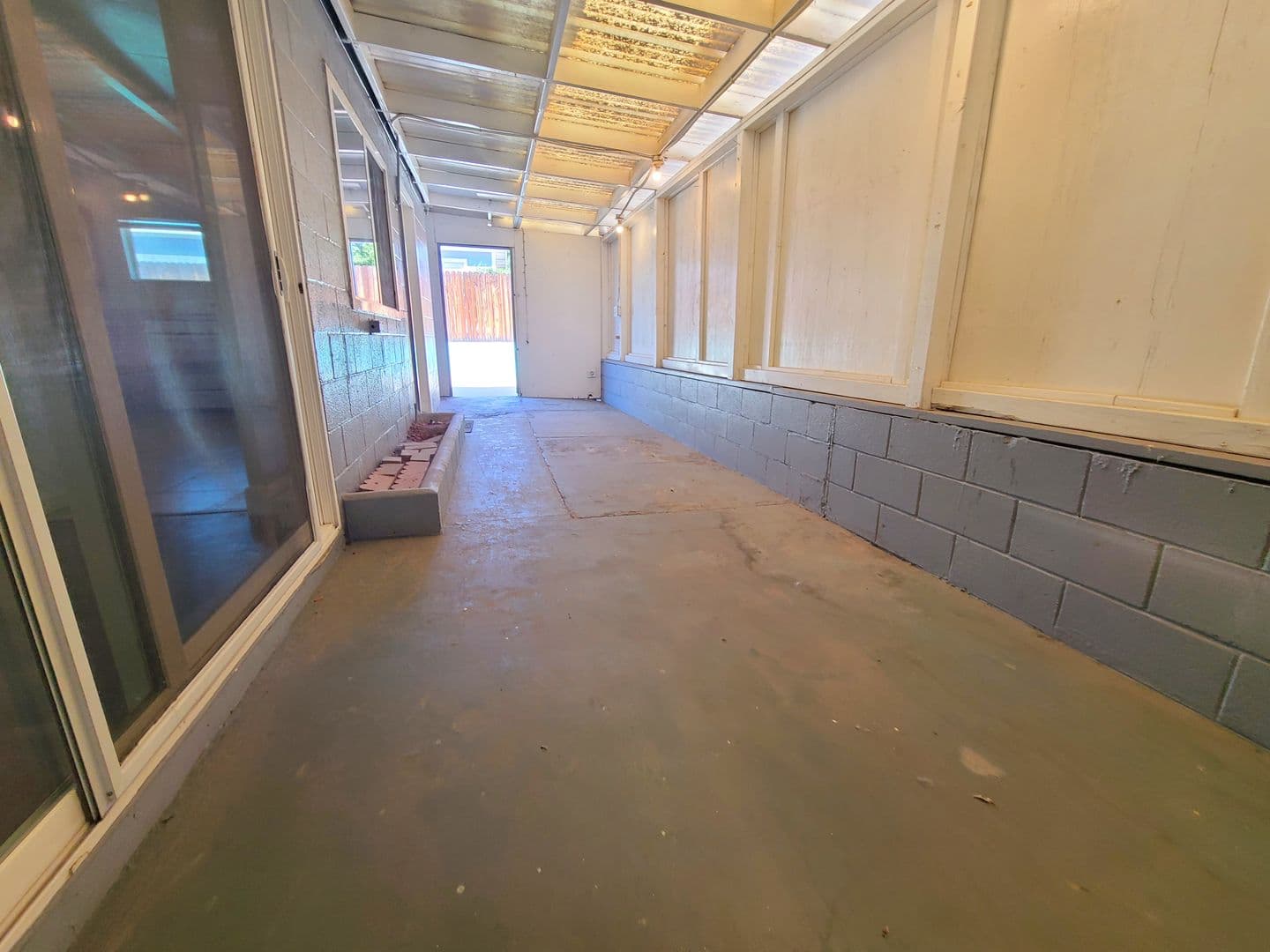 Redlands Apartment: 1321 Campus Ave.