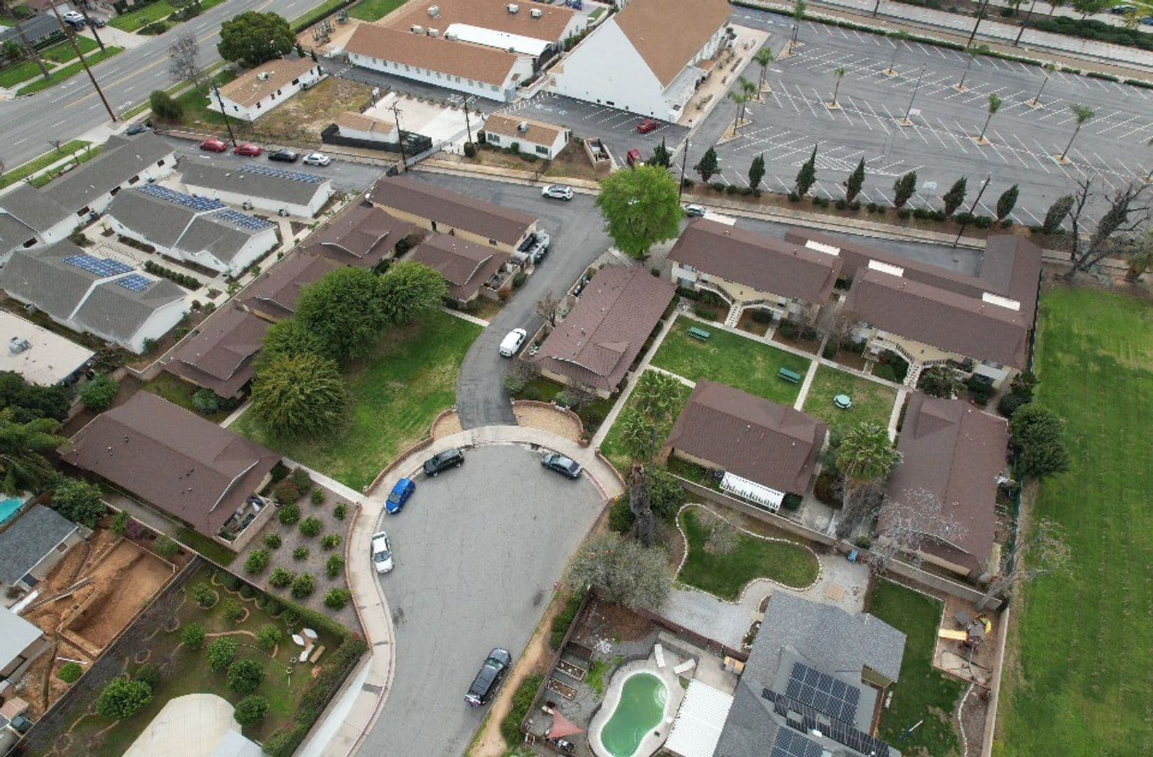 Redlands Apartment: 534 Roosevelt Rd