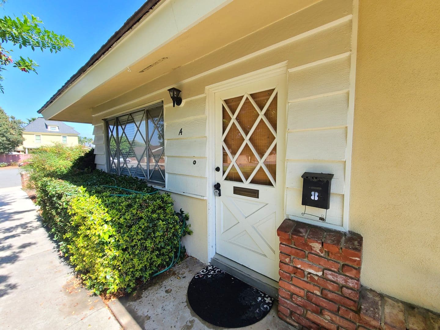 Redlands Apartment: 534 Roosevelt Rd