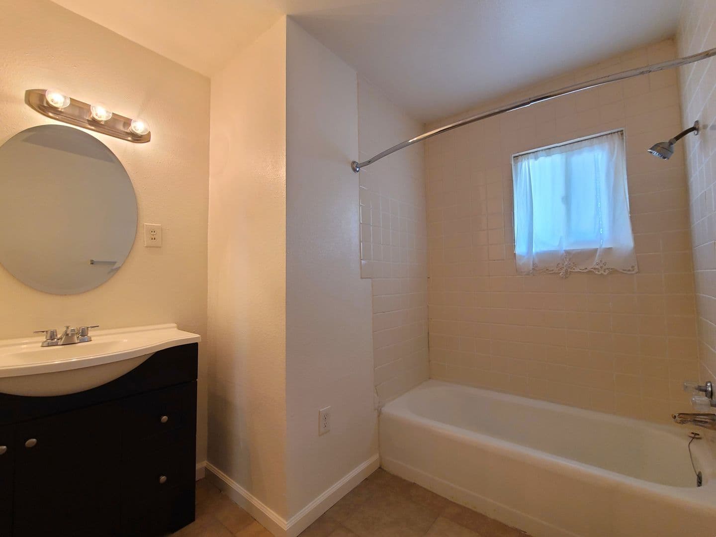 Redlands Apartment: 1321 Campus Ave.