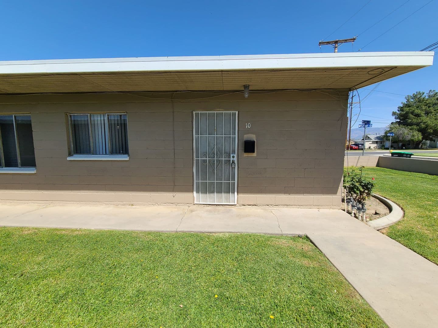 Loma Linda Apartment: Evans St.
