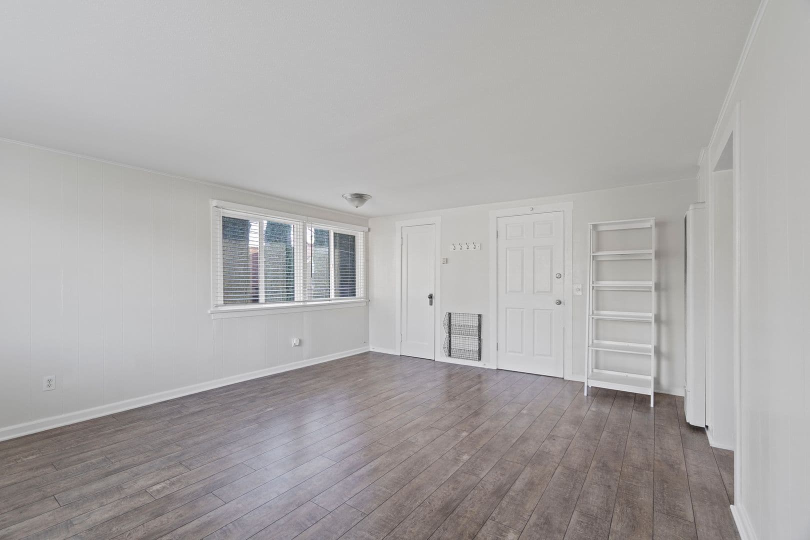 Redlands Apartment: 135 S. Center St.