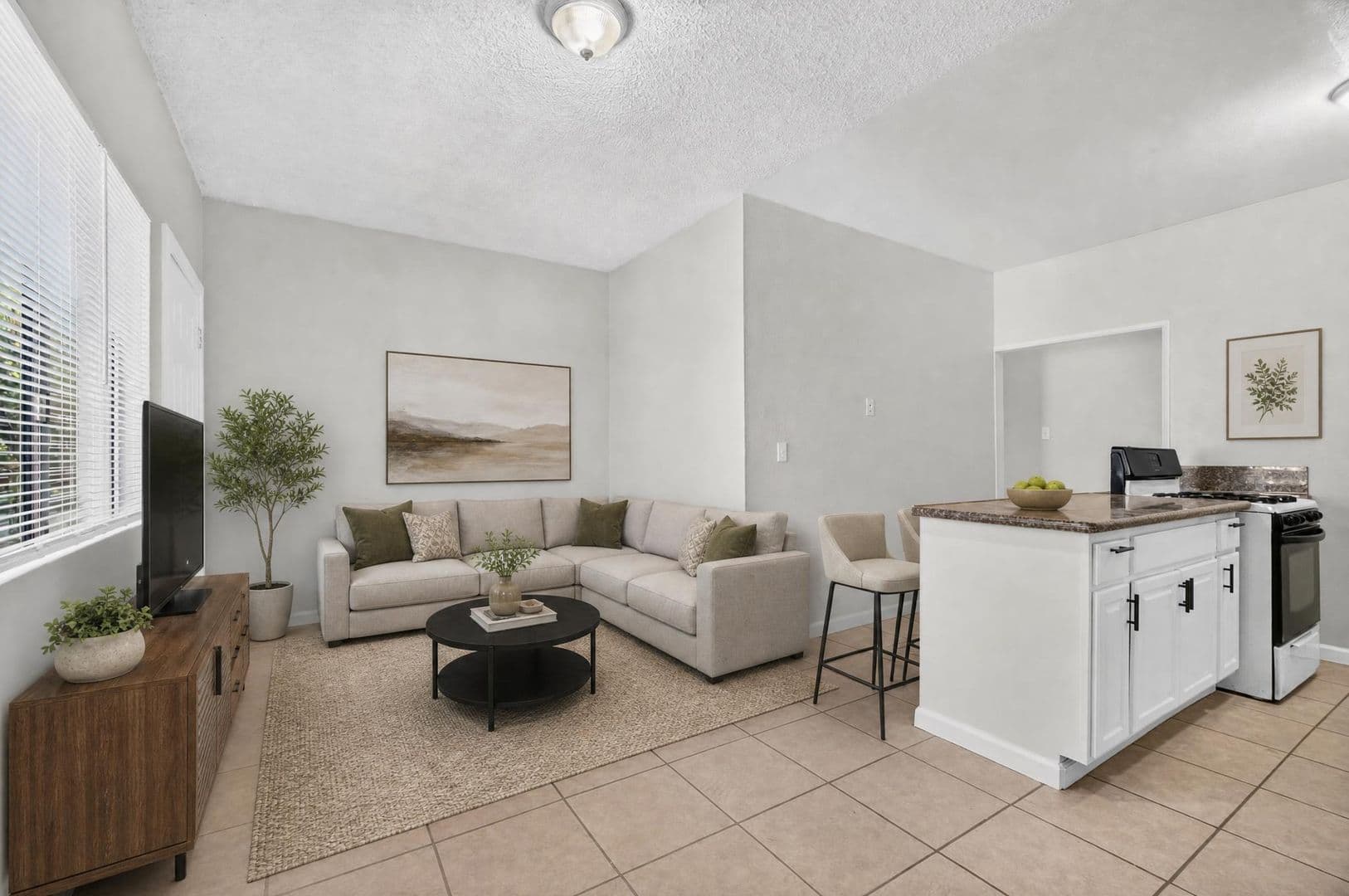 Riverside Apartment: 3390 Lime Street