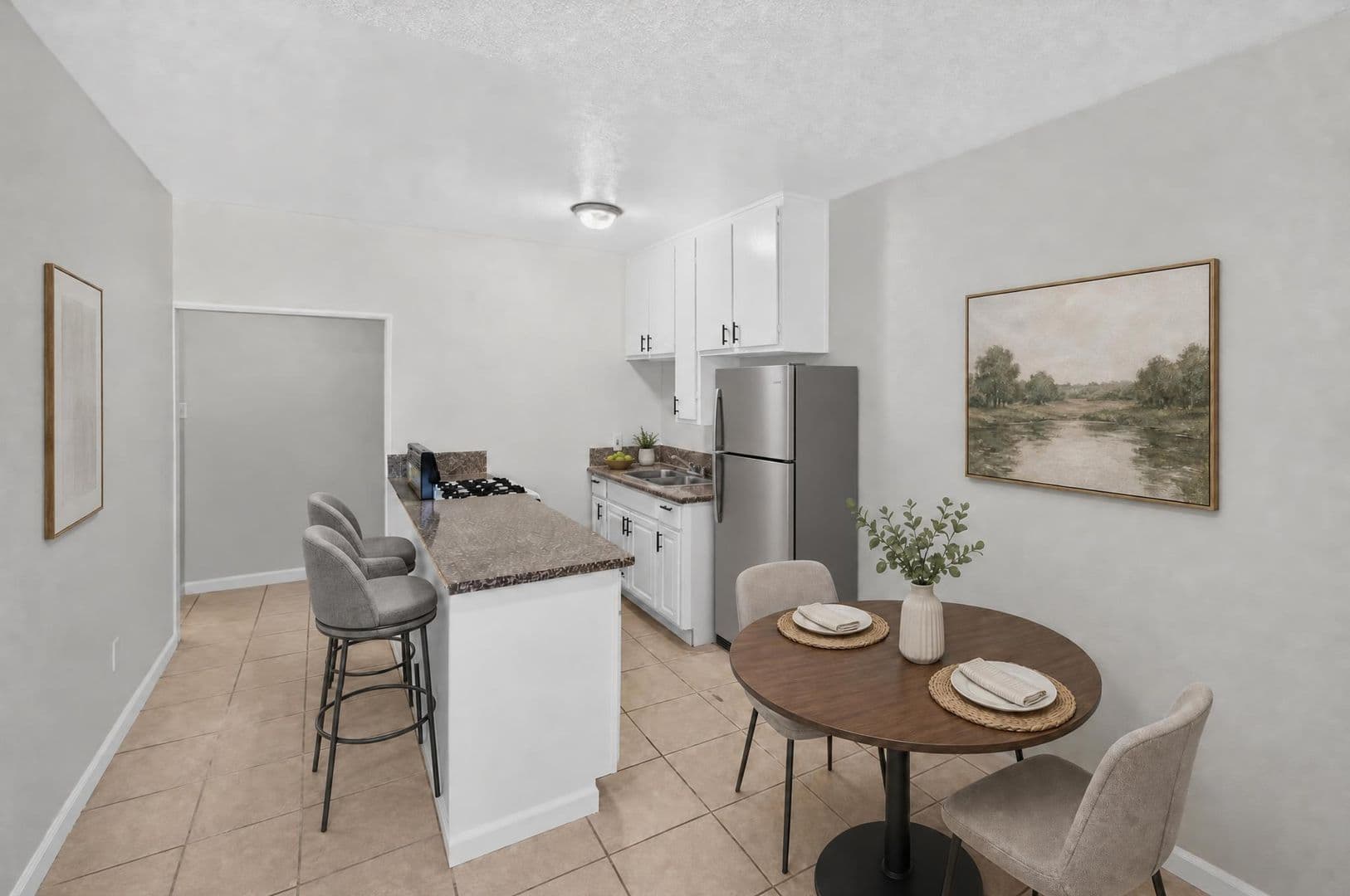 Riverside Apartment: 3390 Lime Street