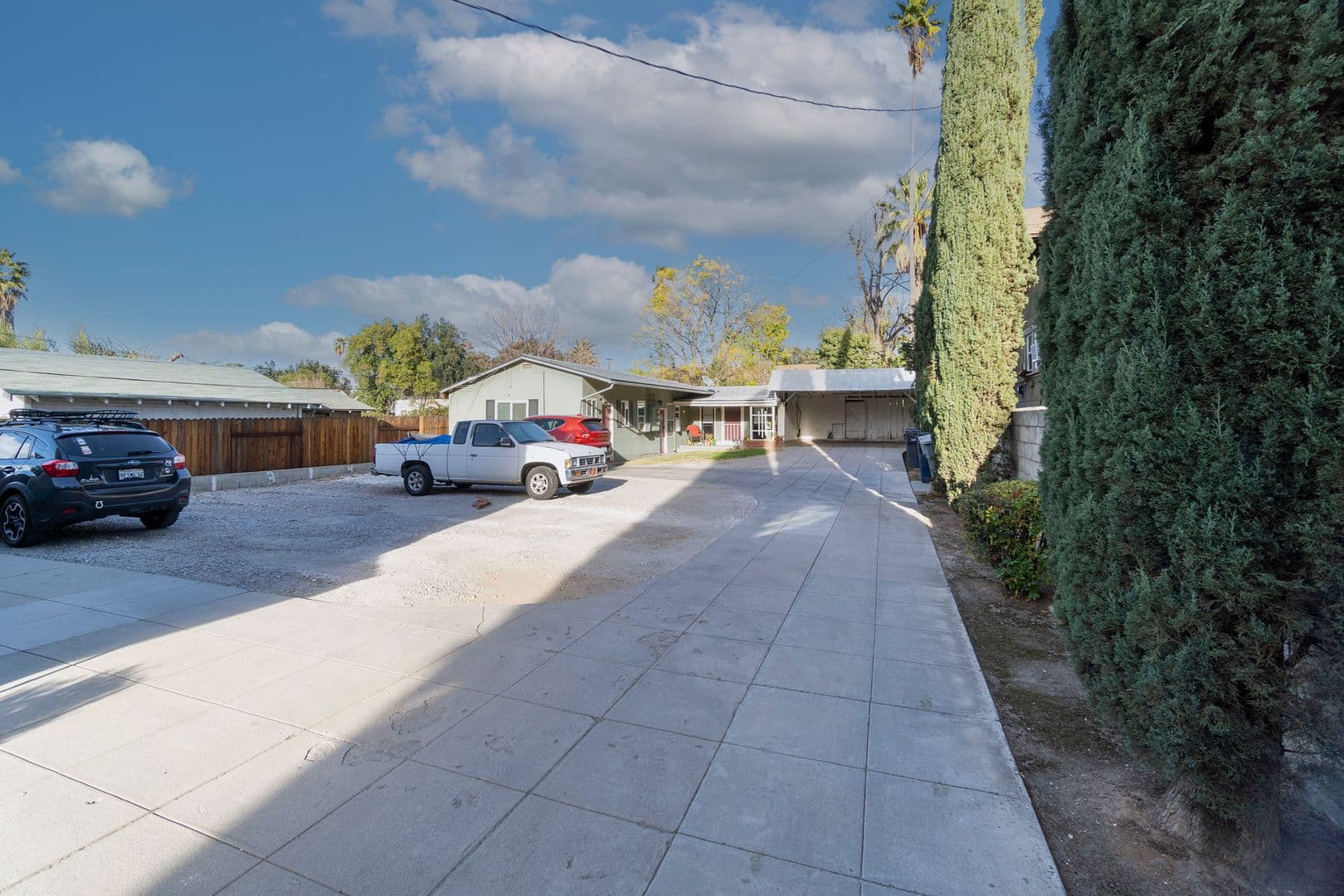 Redlands Apartment: 135 S. Center St.