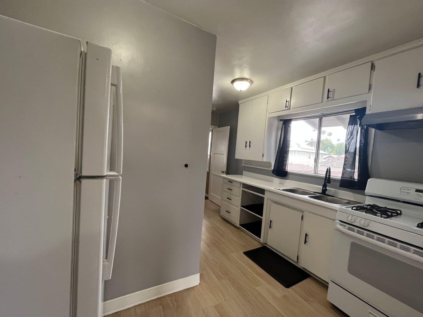 Riverside Apartment: 3447-3449 4th St.
