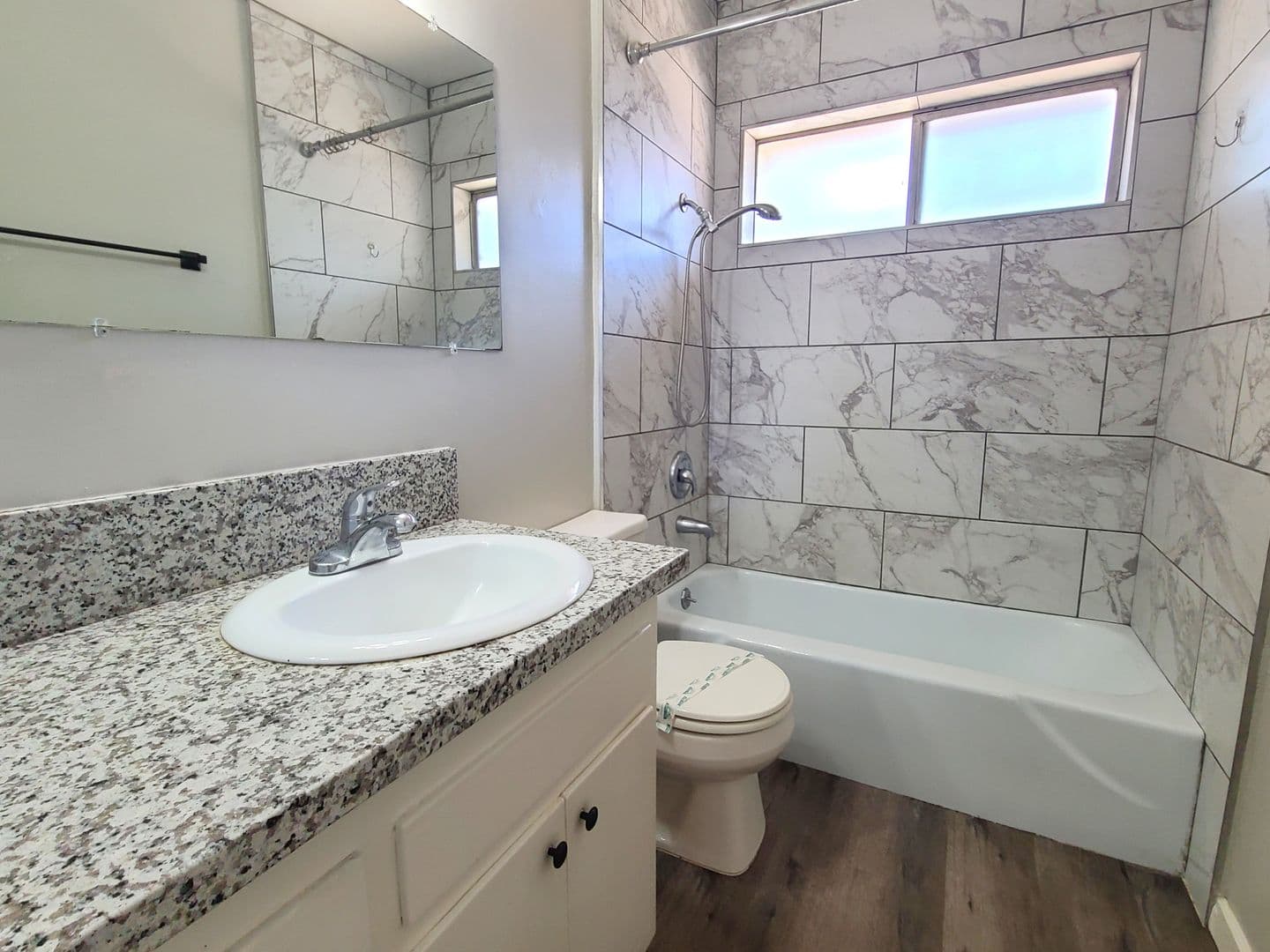 Redlands Apartment: 534 Roosevelt Rd