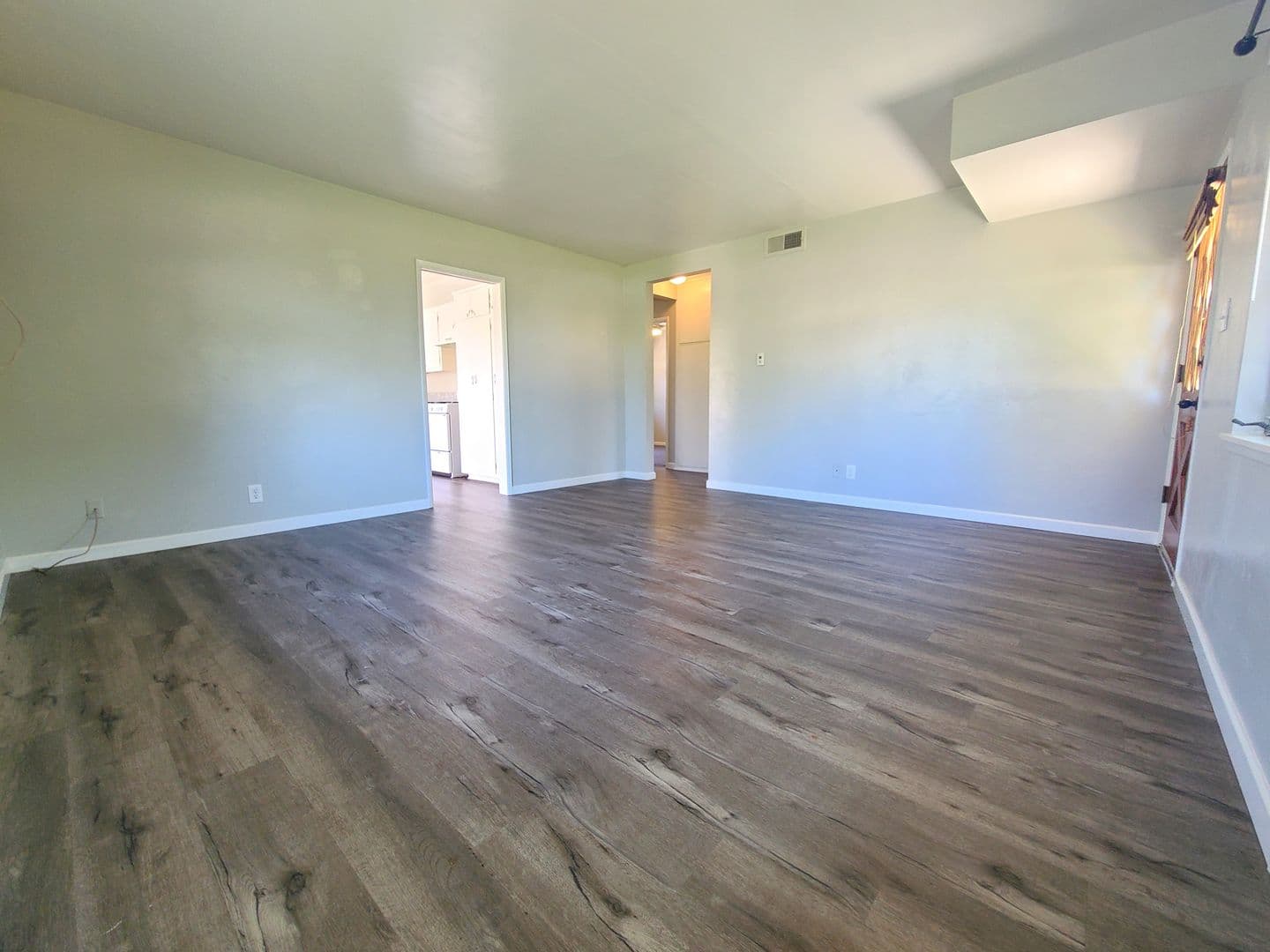 Redlands Apartment: 534 Roosevelt Rd