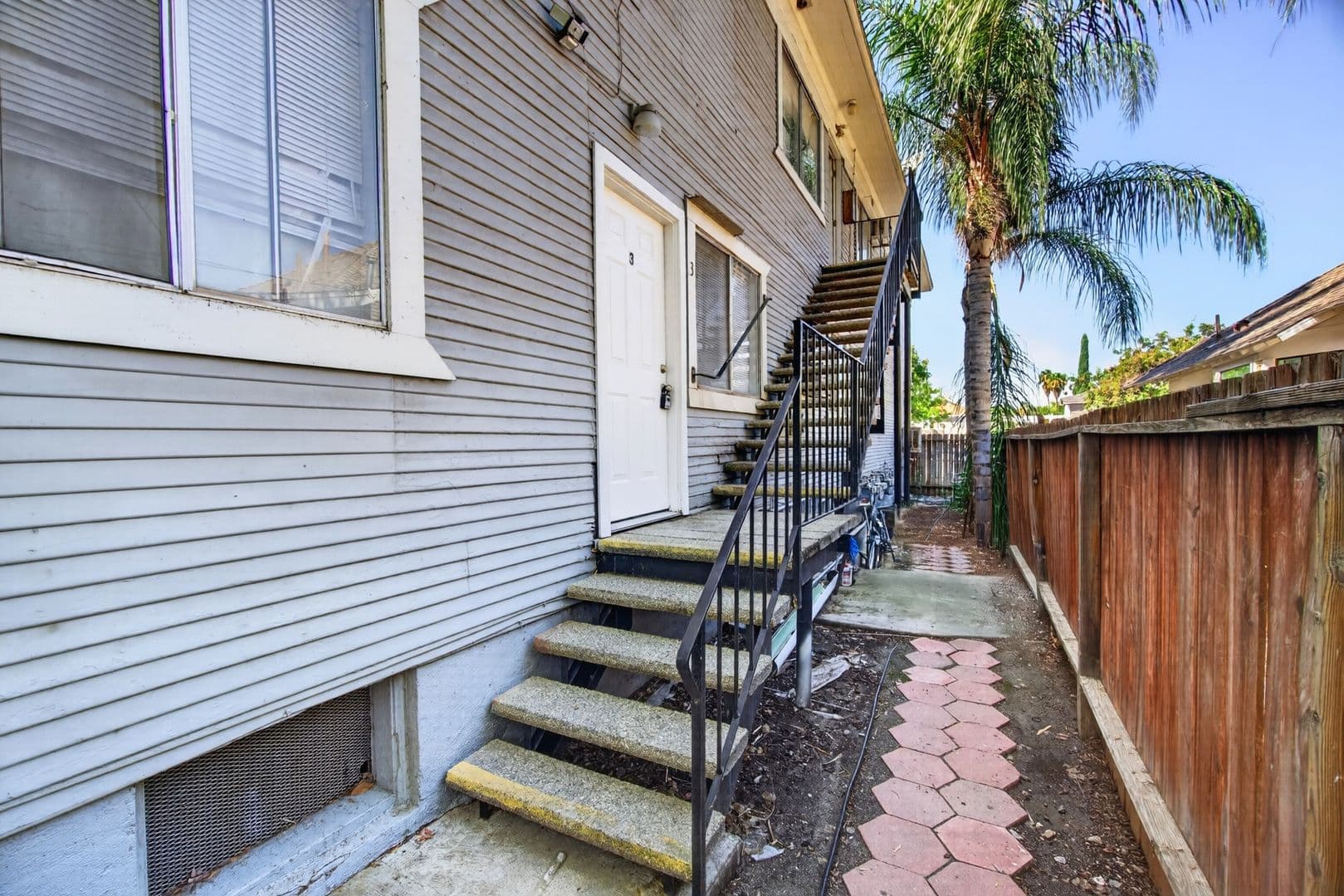 Riverside Apartment: 3390 Lime Street