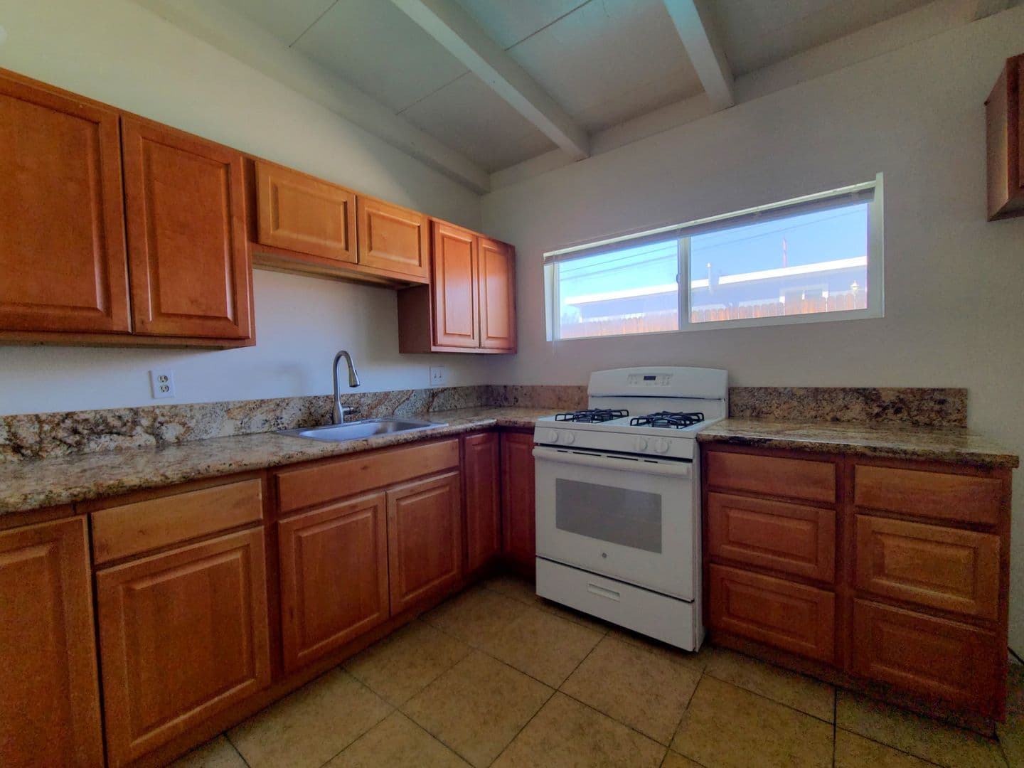Redlands Apartment: 1321 Campus Ave.