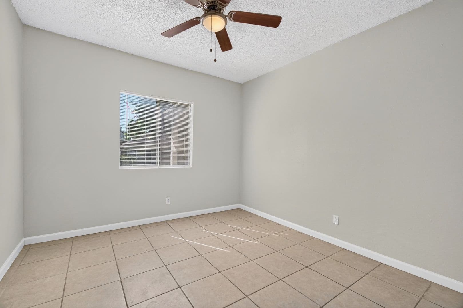 Riverside Apartment: 3390 Lime Street