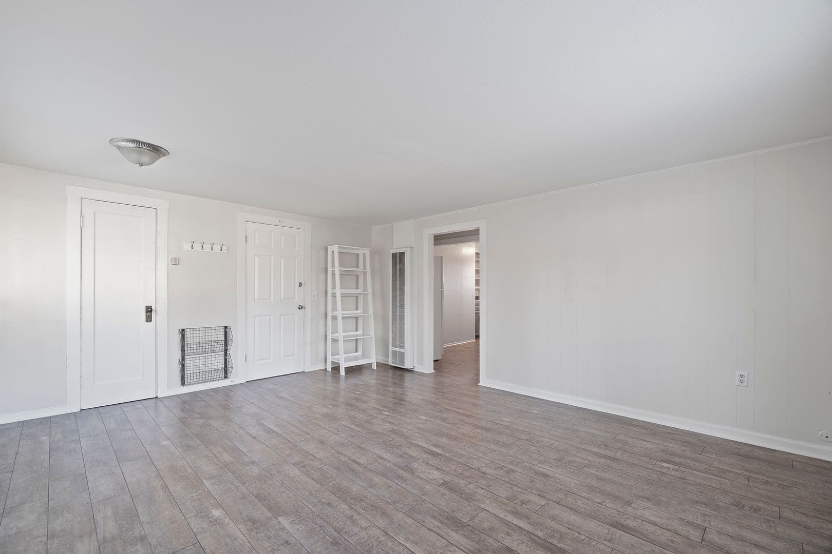 Redlands Apartment: 135 S. Center St.