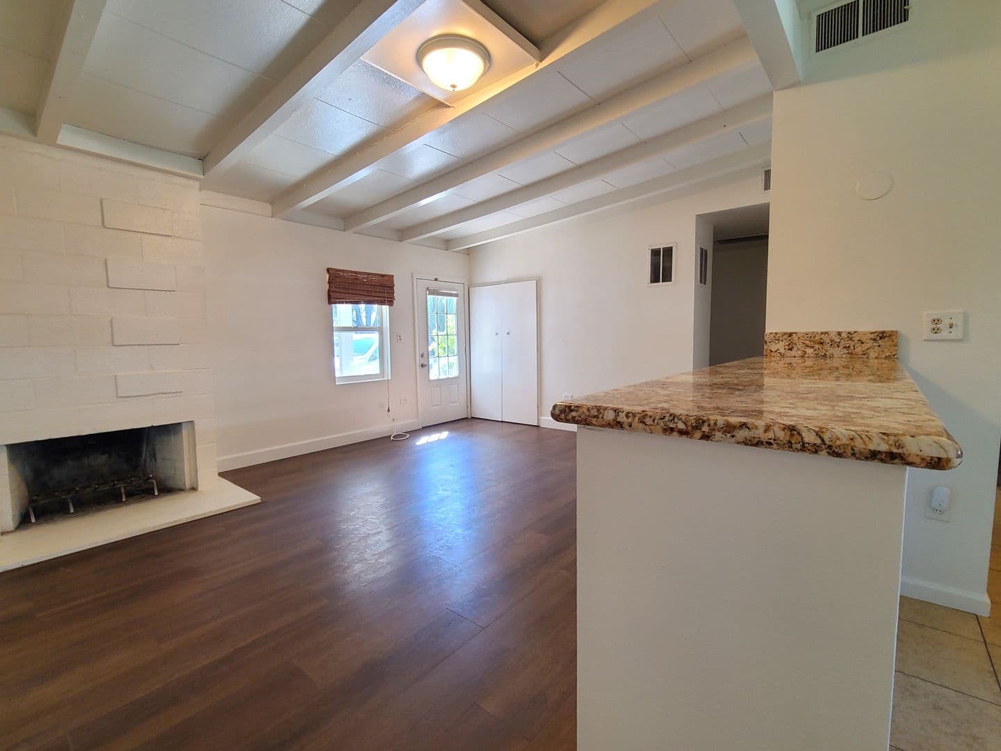 Redlands Apartment: 1321 Campus Ave.