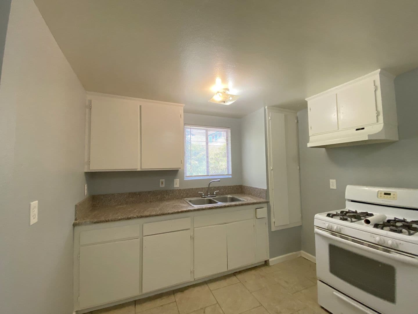 Riverside Apartment: 3891 Locust Street