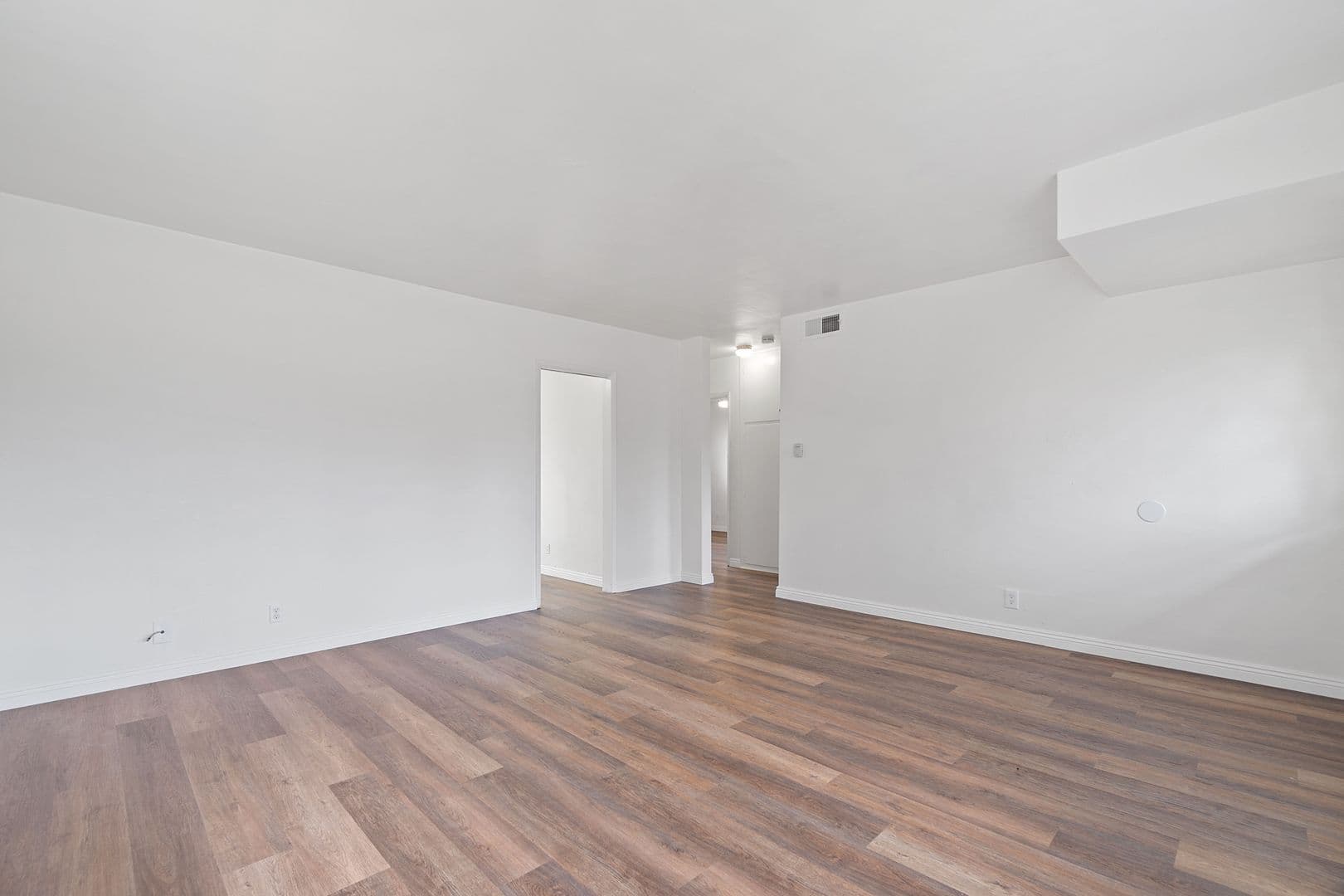 Redlands Apartment: 534 Roosevelt Rd