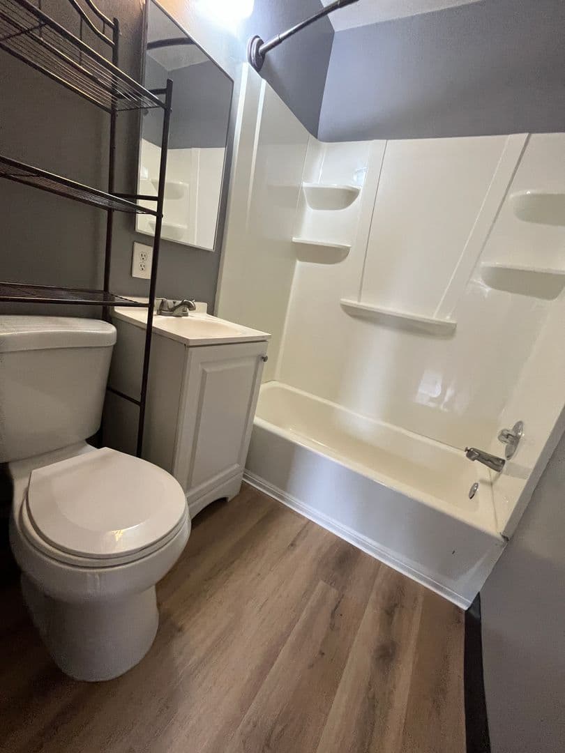 Riverside Apartment: 3447-3449 4th St.