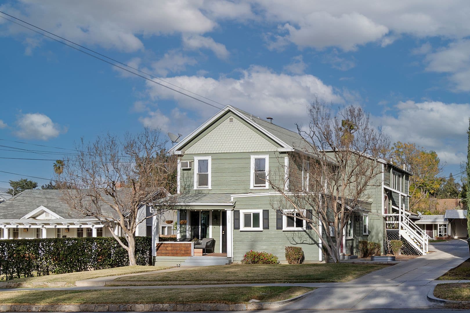 Redlands Apartment: 135 S. Center St.