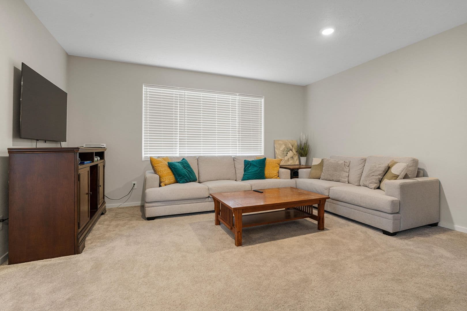 Hayden House: 113 E Sandmyrtle Ave