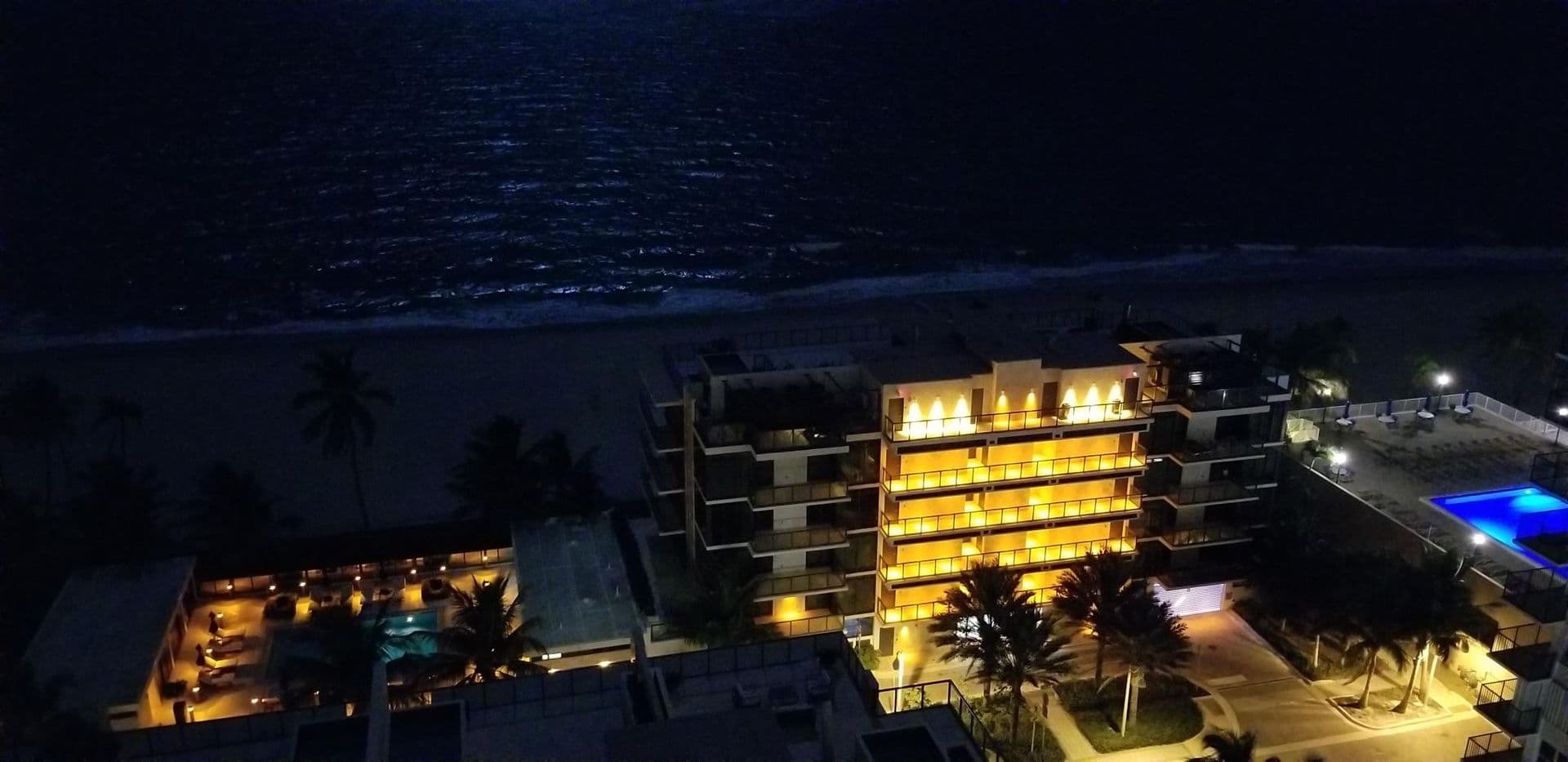 Hollywood House: 2101 South Ocean Dr. Unit 1712