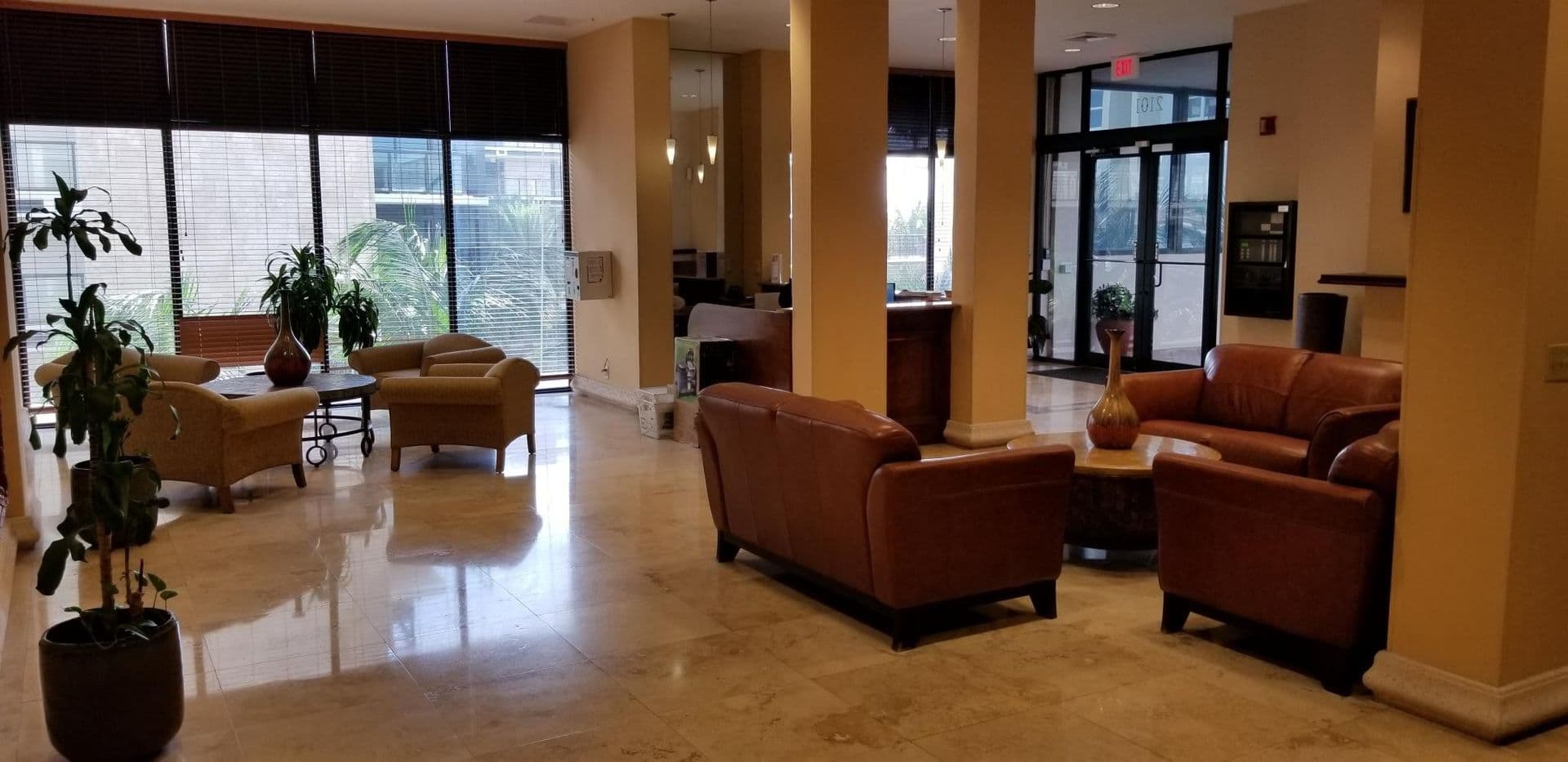 Hollywood House: 2101 South Ocean Dr. Unit 1712