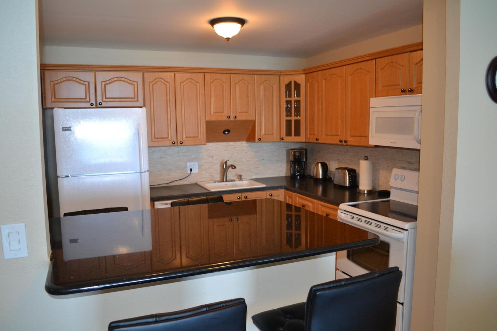 Hollywood House: 2101 South Ocean Dr. Unit 1712